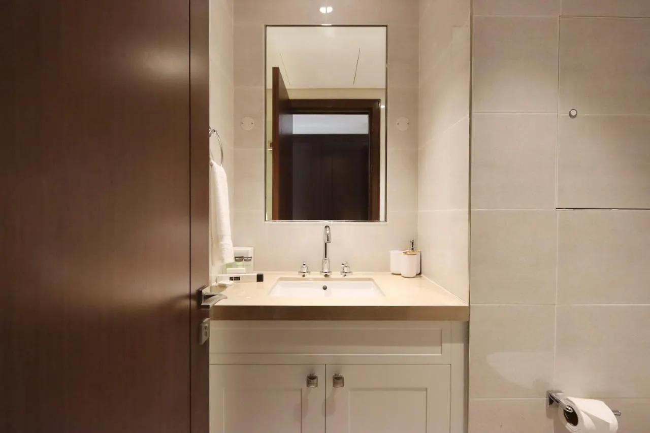Livbnb Suites-Spectacular 2BR Burj Fountain Views Dubai 0*,  United Arab Emirates